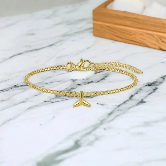 Gold Whale Tail Anklet Bracelet - Picture 2 of 4